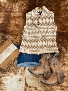 Chaps by Ralph Lauren sweater Vest with Toggle Closure